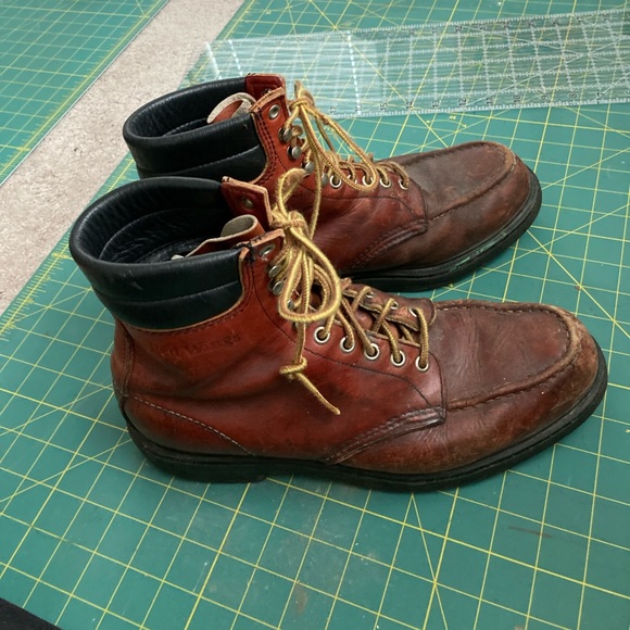 Men’s 11 vintage Red wings red leather